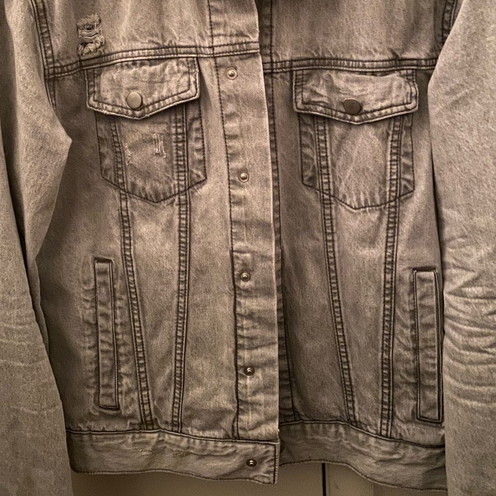 Distressed Denim jacket - Picture 5 of 7